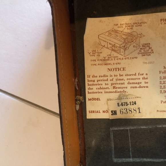 VINTAGE Philco E-675-124 Radio with Leather Case #F31 - Picture 9 of 10